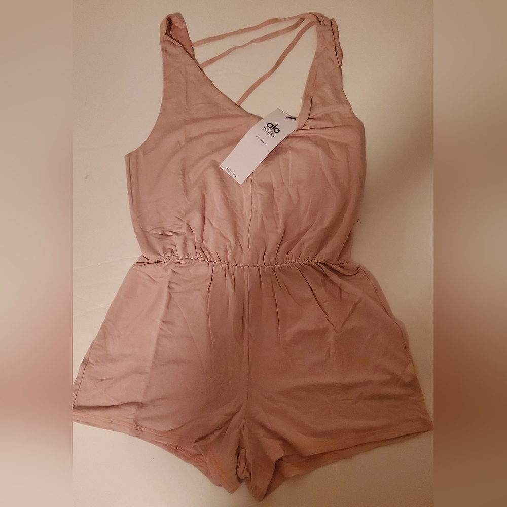 ALO Yoga Light Pink Sleeveless Dress - Picture 3 of 8